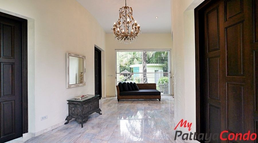 Thaily Wood Village East Pattaya Pool Villa For Sale - HETW01