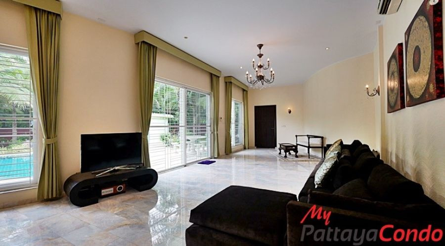 Thaily Wood Village East Pattaya Pool Villa For Sale - HETW01