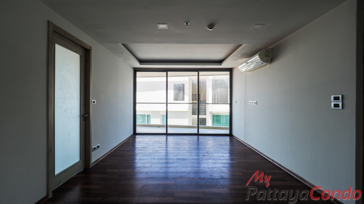 The Peak Towers Pattaya Condo For Sale - PEAKT60