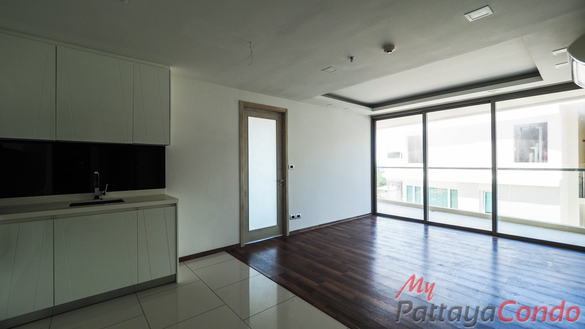 The Peak Towers Pattaya Condo For Sale - PEAKT60