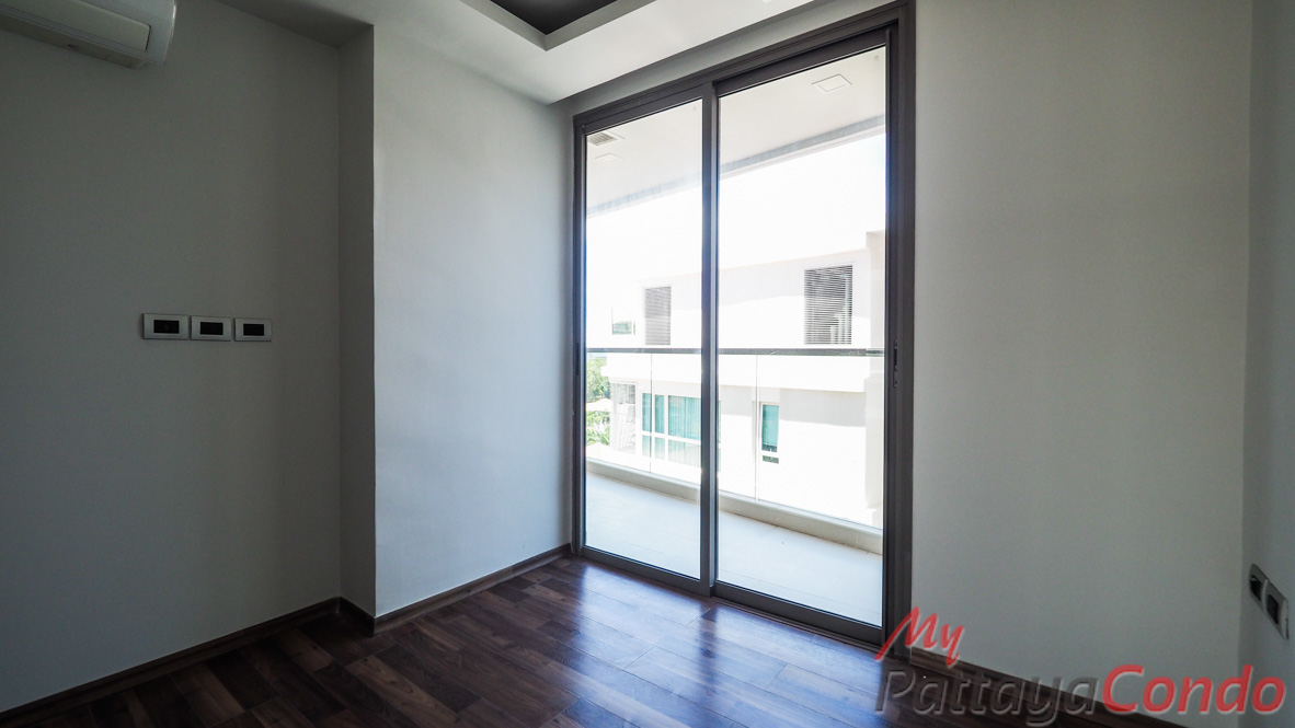 The Peak Towers Pattaya Condo For Sale - PEAKT60