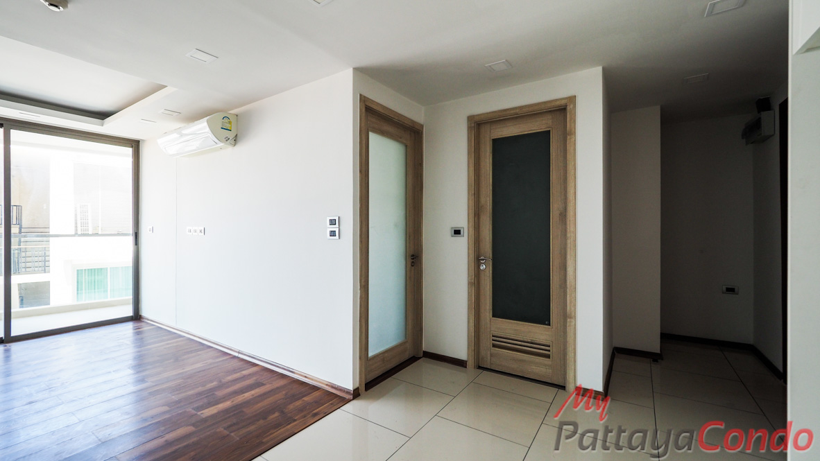 The Peak Towers Pattaya Condo For Sale - PEAKT60