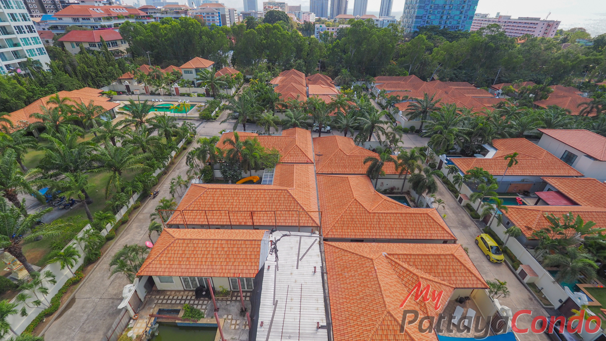 The Peak Towers Pattaya Condo For Sale - PEAKT75