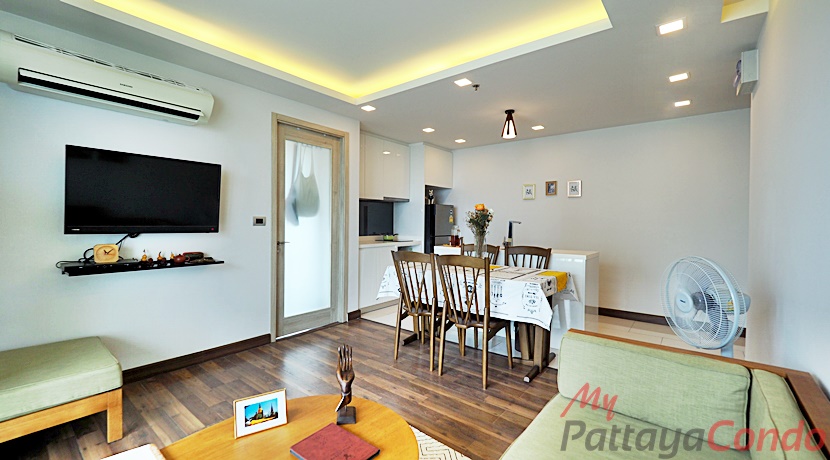 The Peak Towers Pattaya Condo For Sale - PEAKT40
