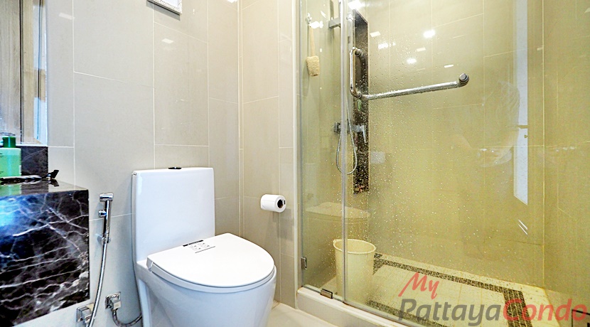 The Peak Towers Pattaya Condo For Sale - PEAKT40