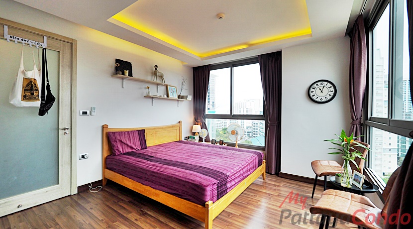 The Peak Towers Pattaya Condo For Sale - PEAKT40