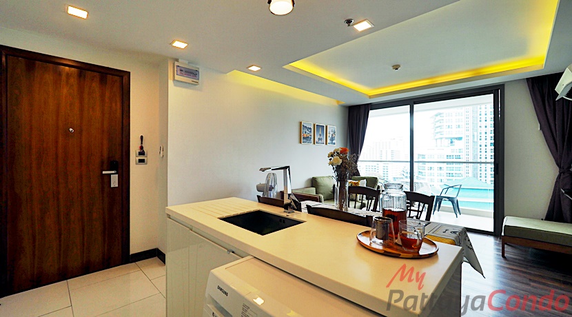 The Peak Towers Pattaya Condo For Sale - PEAKT40