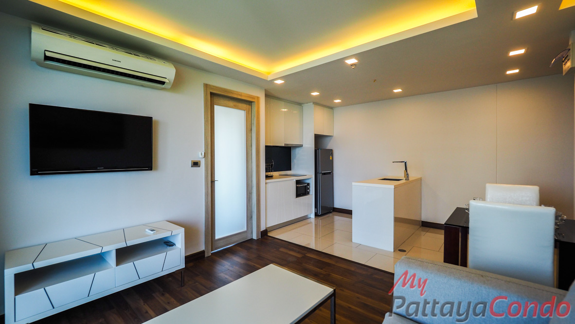 The Peak Towers Pattaya Condo For Sale - PEAKT51