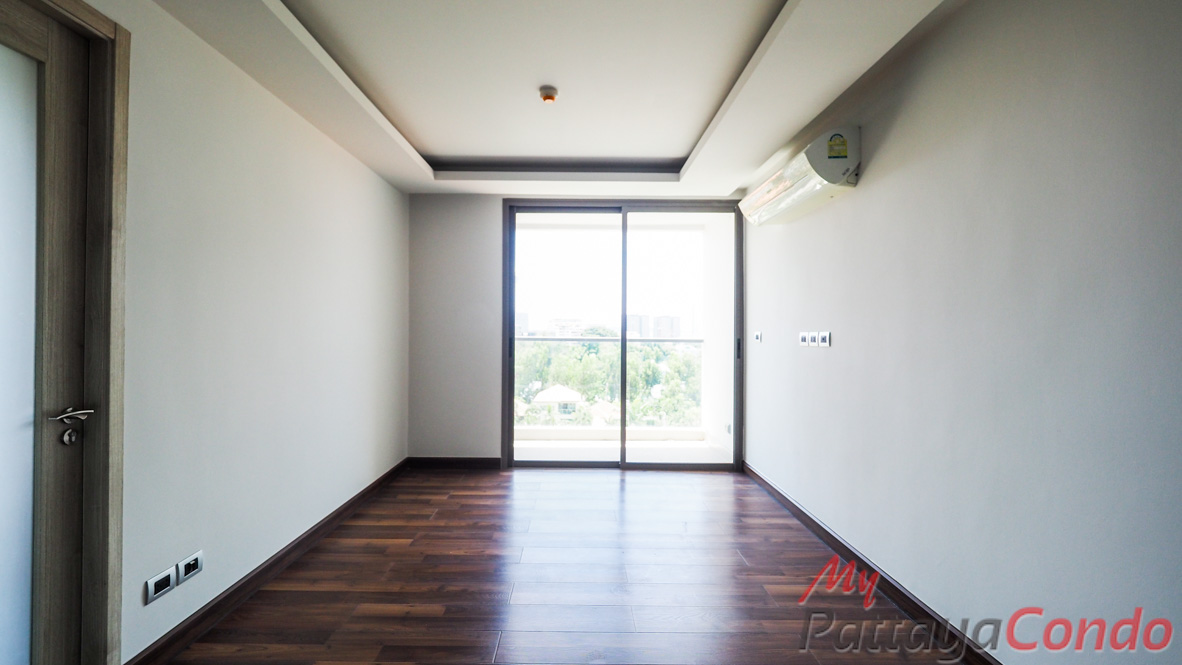 The Peak Towers Pattaya Condo For Sale - PEAKT62
