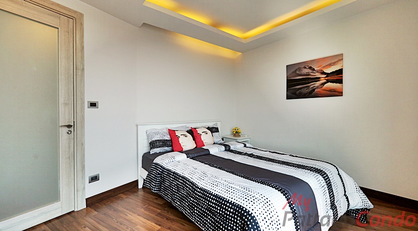 The Peak Towers Pattaya Condo For Sale - PEAKT49