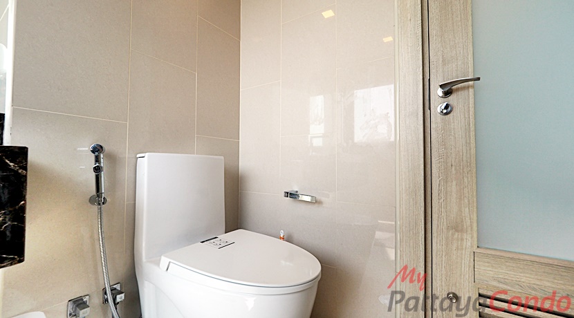 The Peak Towers Pattaya Condo For Sale - PEAKT49