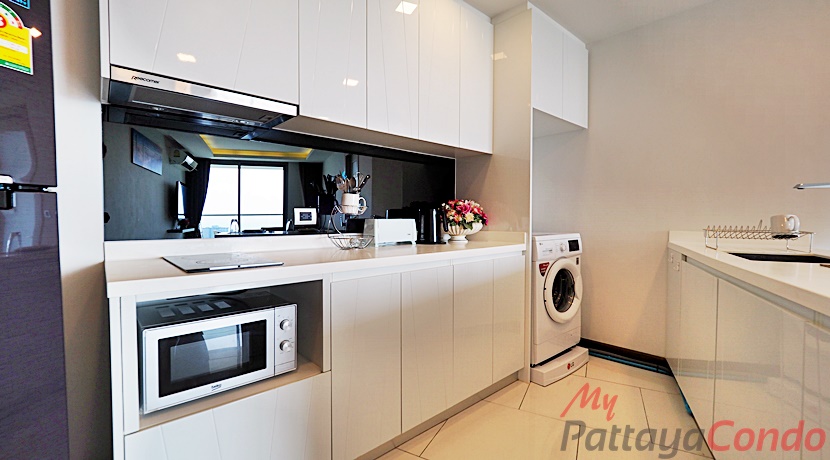 The Peak Towers Pattaya Condo For Sale - PEAKT49