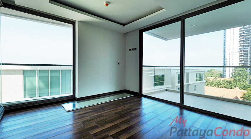 The Peak Towers Pattaya Condo For Sale - PEAKT47-11