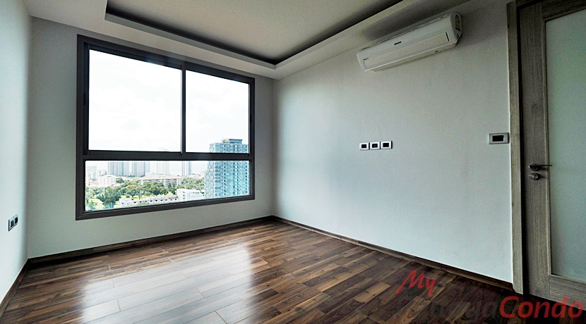 The Peak Towers Pattaya Condo For Sale - PEAKT43