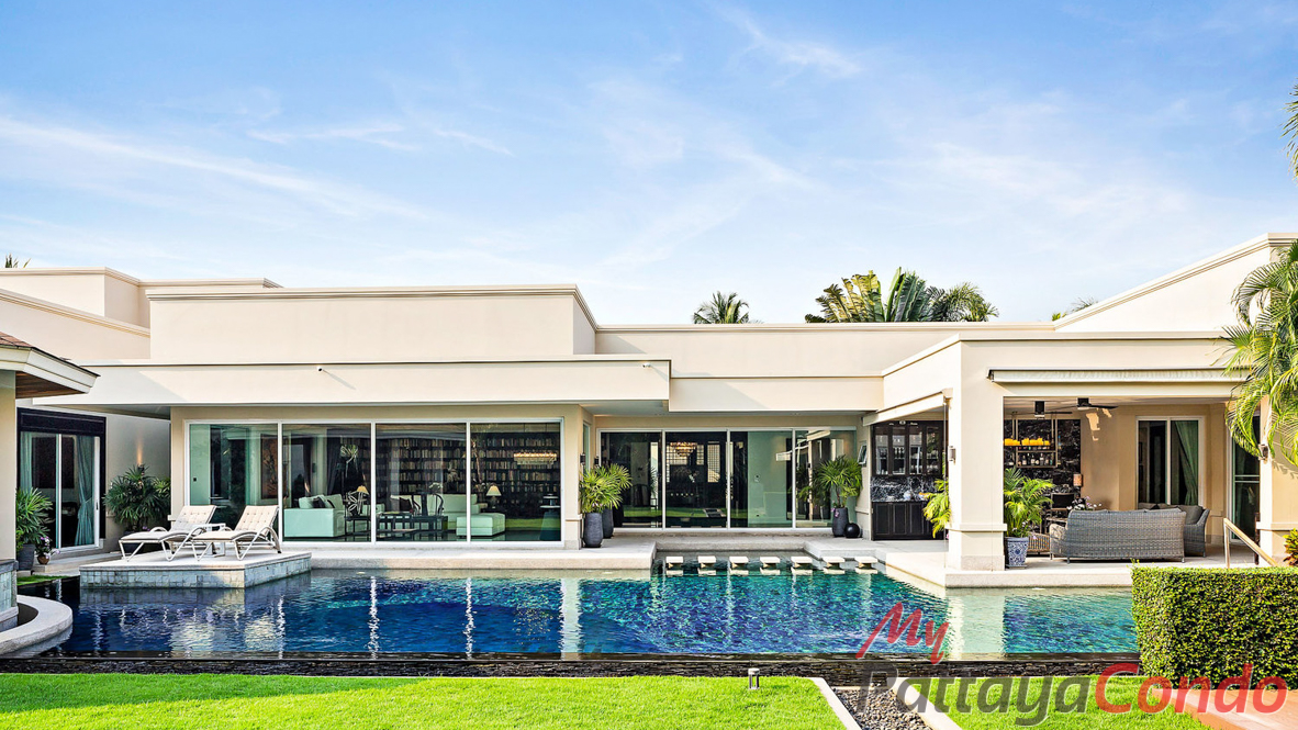 The Vineyard Phase 3 East Pattaya Pool Villa For Sale - HEVY303