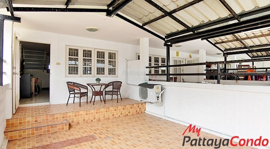 Sub Sombat Village Central Pattaya Townhouse For Sale - HCSS01-1