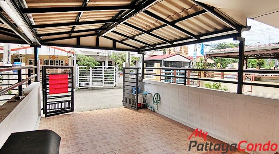 Sub Sombat Village Central Pattaya Townhouse For Sale - HCSS01
