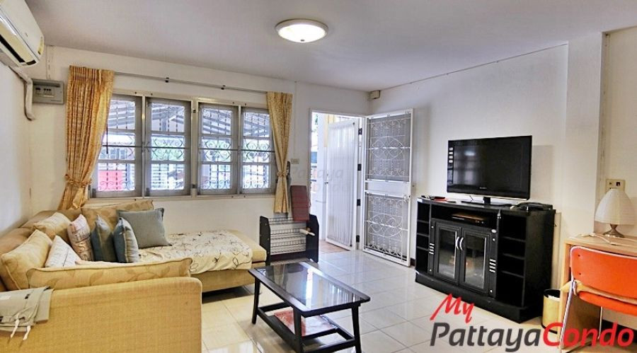 Sub Sombat Village Central Pattaya Townhouse For Sale - HCSS03