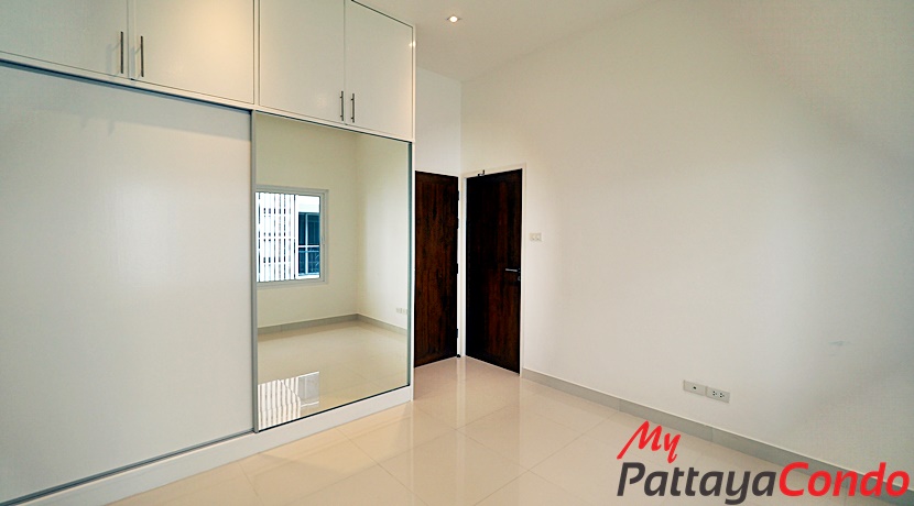 Beverly Hills Village Pattaya Townhouse For Sale - HP0003-20