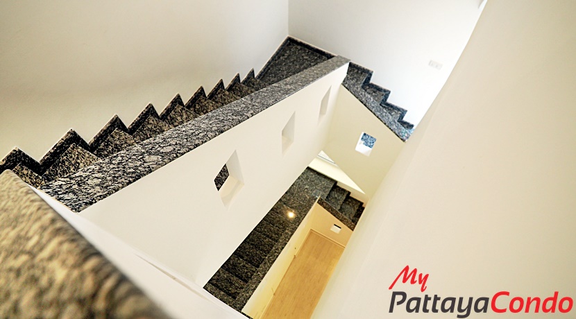 Beverly Hills Village Pattaya Townhouse For Sale - HP0003-7