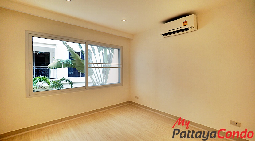 Beverly Hills Village Pattaya Townhouse For Sale - HP0003