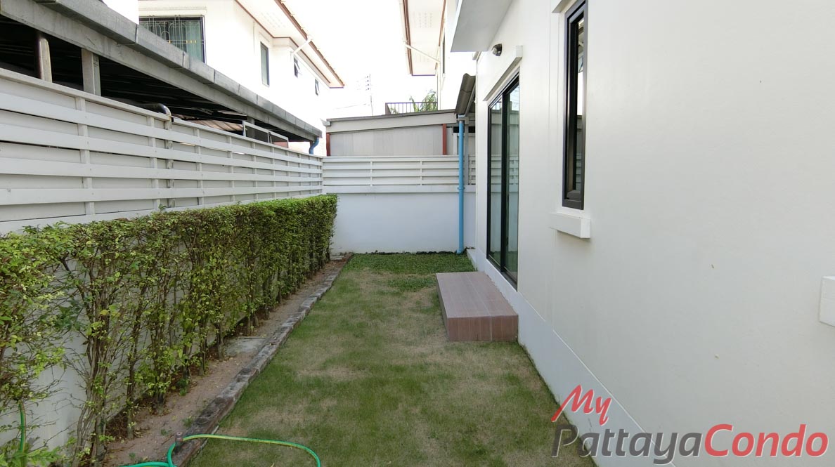 Uraiwan Park View East Pattaya House For Sale - HEURW01