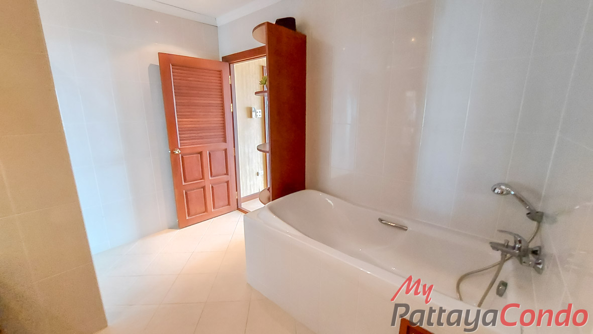 View Talay 5 Pattaya Condo For Sale - VT5D04-10