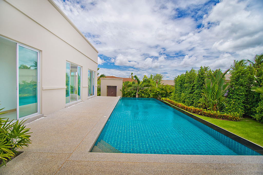 The Vineyard Phase 3 East Pattaya Pool Villa For Sale - HEVY302