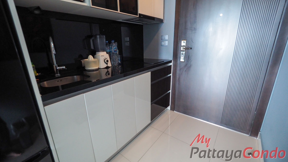 Wong Amat Tower Pattaya Condo For Sale - WT33-2