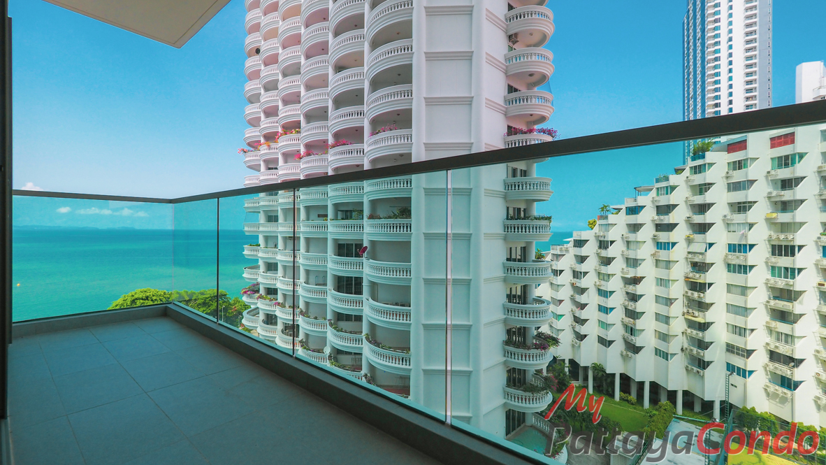 Wong Amat Tower Pattaya Condo For Sale - WT35