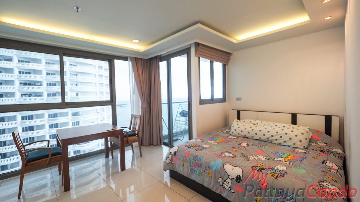Wong Amat Tower Pattaya Condo For Sale - WT27