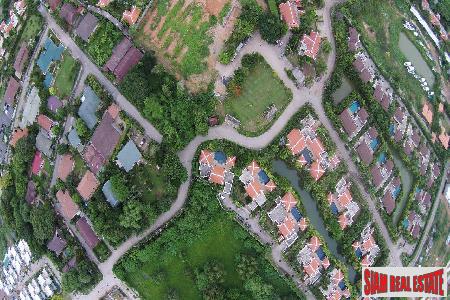 Baan Bua | Highly Secure Two Bedroom Pool Villa 2km from Nai Harn Beach