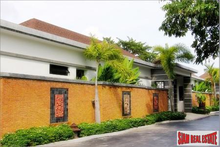Two- and Three-Bedroom Pool Villas in Boutique Thalang Estate