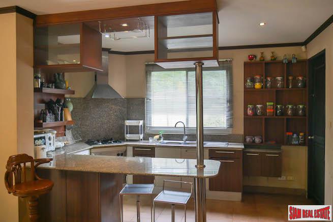 Luxurious Contemporary Pool Villa Estate for Sale near Loch Palm-26
