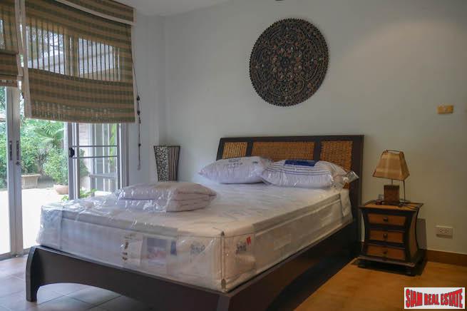 Luxurious Contemporary Pool Villa Estate for Sale near Loch Palm-8