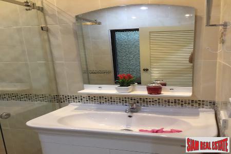 Naithon Condominium | One bedroom Condominium Steps from Beautiful Naithon Beach