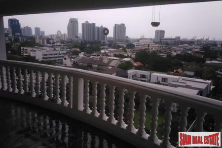 38 Mansion | Fully Renovated large 2 bed near Thonglor BTS.-2
