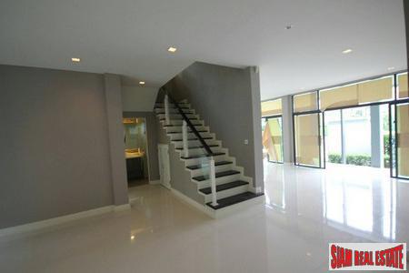 Setthasiri Krungthep Kreetha | New Designer Home with 4 Bedrooms and 318 Sqm.-13