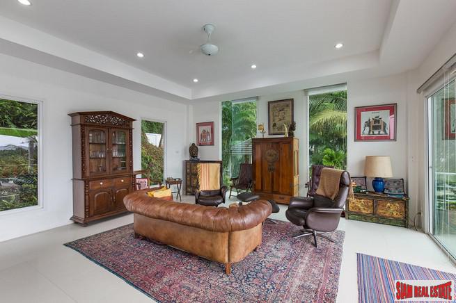 Botan Village | Large Modern 4 bedroom House with Views over Loch Palm Golf Course-16