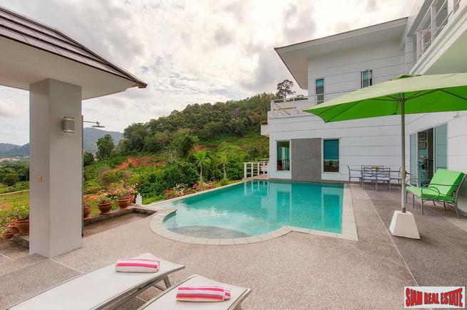 Botan Village | Large Modern 4 bedroom House with Views over Loch Palm Golf Course-18