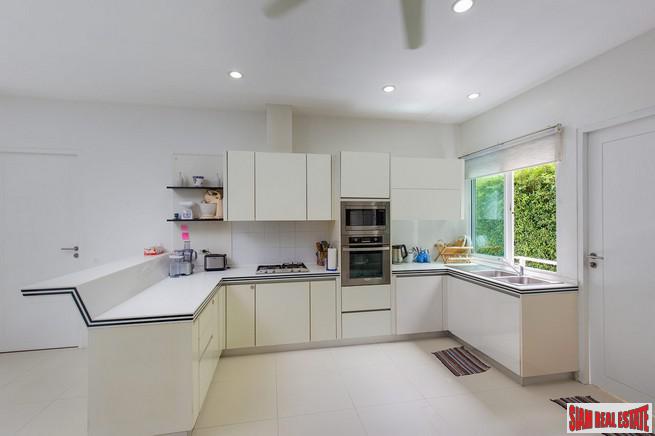Botan Village | Large Modern 4 bedroom House with Views over Loch Palm Golf Course-4