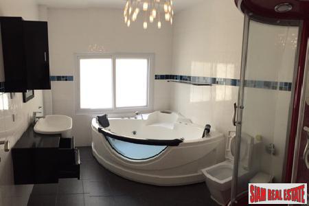 Three Bedroom Pool Villa Located in a Private Estate in Rawai