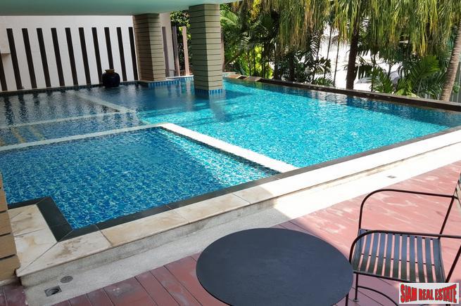 Amethyst 39 | Park Like Views from this Newly Renovated One Bedroom Near Phrom Phong BTS - Sukhumvit 39