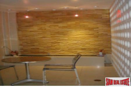 Large Townhouse for Sale in the Phra Khanong Area, Bangkok-10