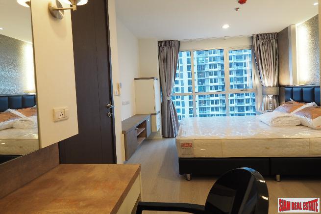 Rhythm Narathiwas | Two Bedroom Corner Unit with City Views for Rent in Sathorn-7