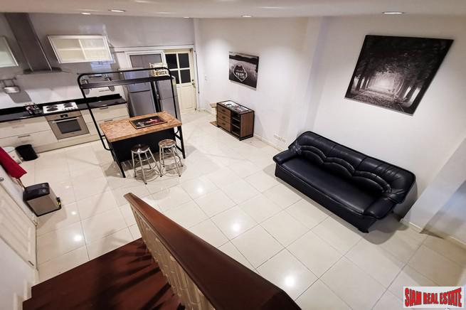 Baan Klang Krung Grande Vienna Rama 3 | Beautiful Three Bedroom, Three Level Townhouse for Sale in Bang Phongphang-9