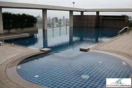 The Lakes | Huge Two Bedroom Pet Friendly Condo with Views and Extras Asok