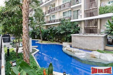 The Clover Thonglor 18 | Two Bedroom Condo for Sale with Pool Views in Thong Lo-0