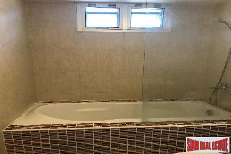 The Clover Thonglor 18 | Two Bedroom Condo for Sale with Pool Views in Thong Lo-8