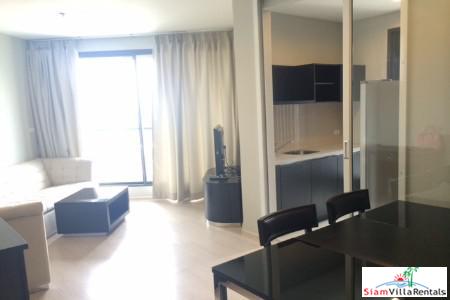Rhythm 44/1 | North, East and South River Views from this Two Bedroom Condo in Phra Khanong-4